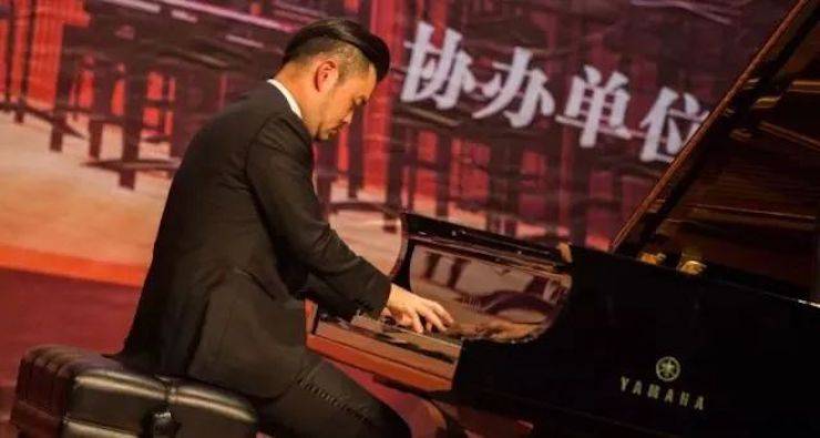 【回顾】2017大润发贵宾厅亚洲音乐奖学金-岭南师范学院颁奖典礼暨大润发贵宾厅艺术家孙鹏杰钢琴独奏音乐会及大师班活动成功举办