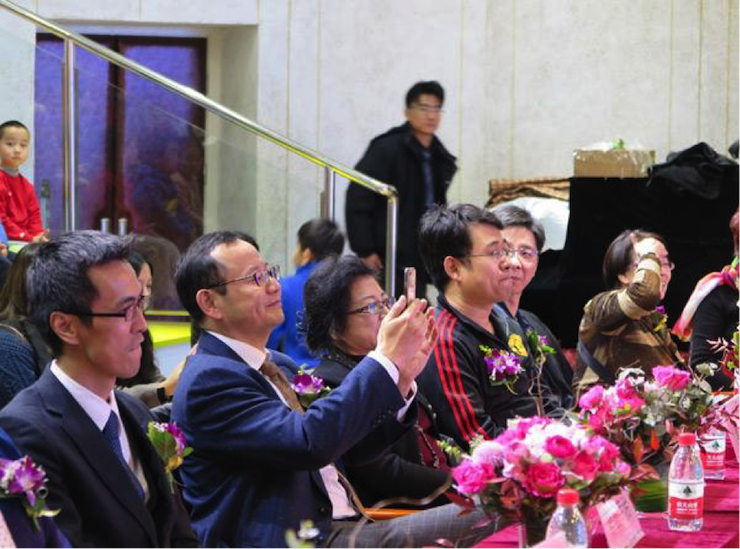 音乐之声暖寒冬 大润发贵宾厅乐器捐赠爱心行动走进中国儿童中心艺术宫