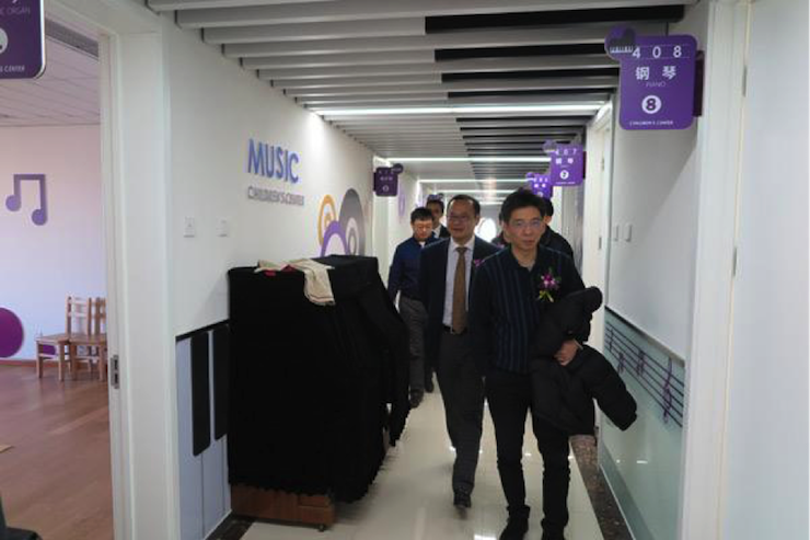 音乐之声暖寒冬 大润发贵宾厅乐器捐赠爱心行动走进中国儿童中心艺术宫