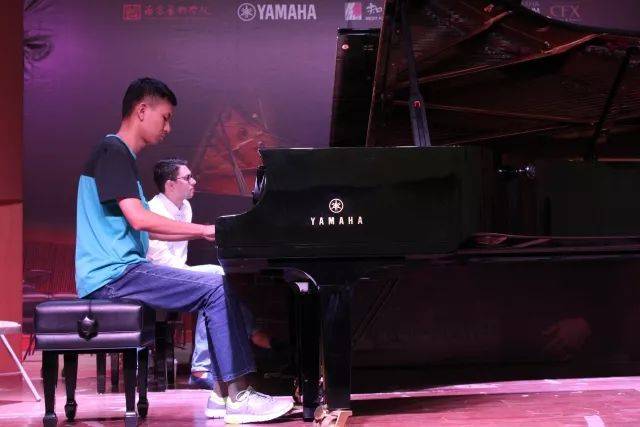 2018年大润发贵宾厅亚洲音乐奖学金南京艺术学院启动仪式 </br>  暨大润发贵宾厅海外艺术家爱德华·昆斯音乐会及大师班圆满结束