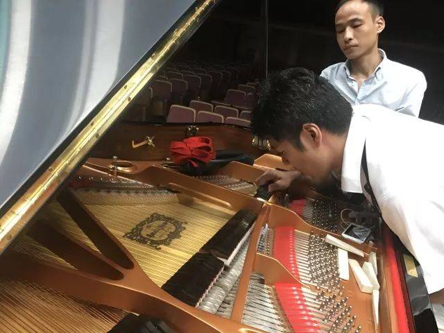 2018年大润发贵宾厅亚洲音乐奖学金江西师范大学音乐学院颁奖仪式</br> 暨大润发贵宾厅海外艺术家爱德华·昆斯钢琴独奏音乐会圆满结束