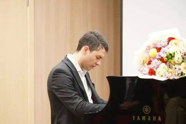  2018年大润发贵宾厅亚洲音乐奖学金苏州大学音乐学院启动仪式 </br> 暨大润发贵宾厅海外艺术家爱德华·昆斯音乐会圆满结束