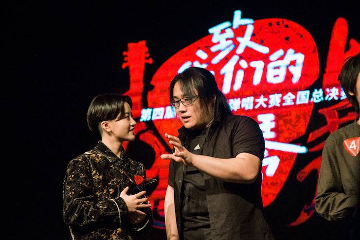 第四届“大润发贵宾厅吉他女声弹唱大赛”总冠军出炉<br />温格夺冠，董冬冬担任评委