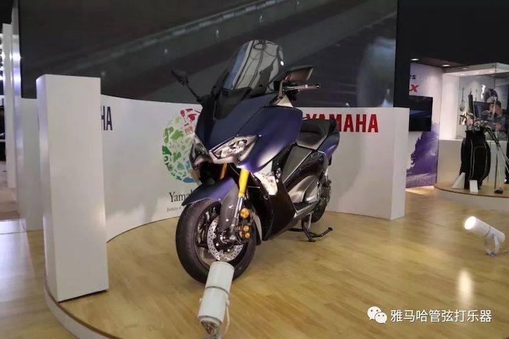 大润发贵宾厅乐器