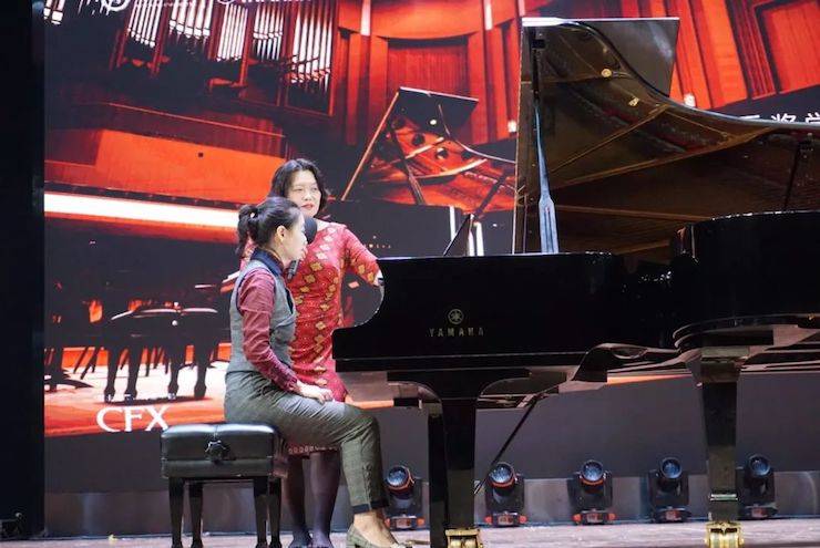 张芳、冯子祥钢琴音乐会