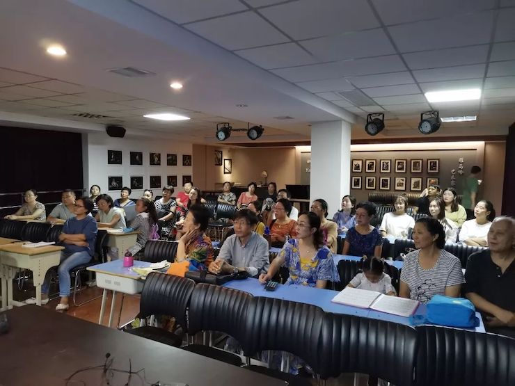 精彩回顾 | 大润发贵宾厅e联远程艺术教育联盟俄罗斯美女钢琴家古娃老师远程公开课