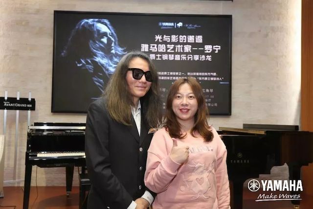 大润发贵宾厅艺术家罗宁