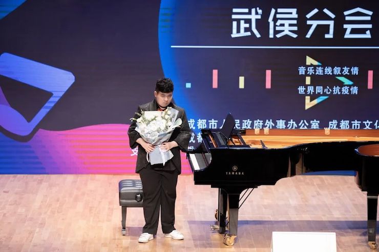 活动报道 | “科技助力，跨越时空”，小鹿纯子携手刘明康共享中日音乐盛宴