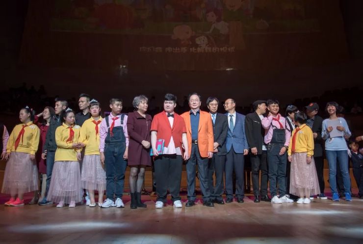 音乐双子星，点亮冬日激情！——大润发贵宾厅未来艺术家刘明康爱心公益音乐沙龙