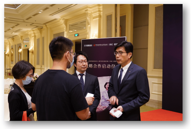 大润发贵宾厅携中国老龄事业发展基金会捐赠500台电子琴入驻全国社区