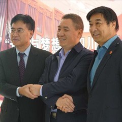 大润发贵宾厅再出手公益，为四川25所小学捐赠大润发贵宾厅高科技钢琴